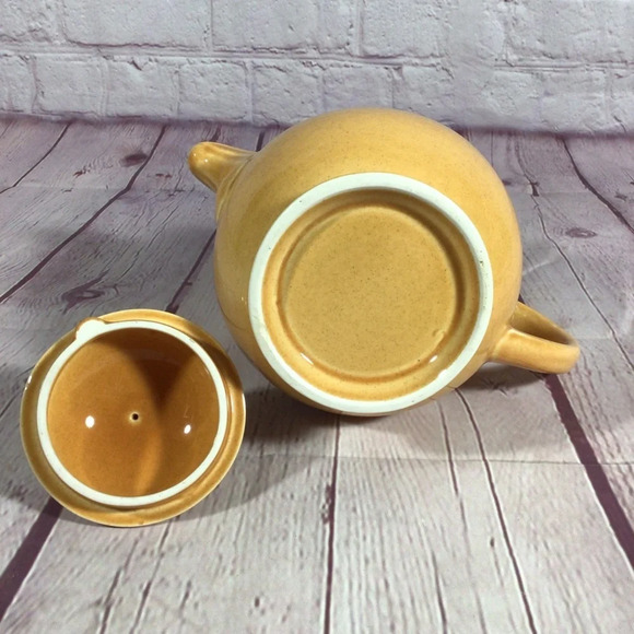 Vintage 1970’s Gold Stoneware Lidded Teapot - Picture 7 of 7
